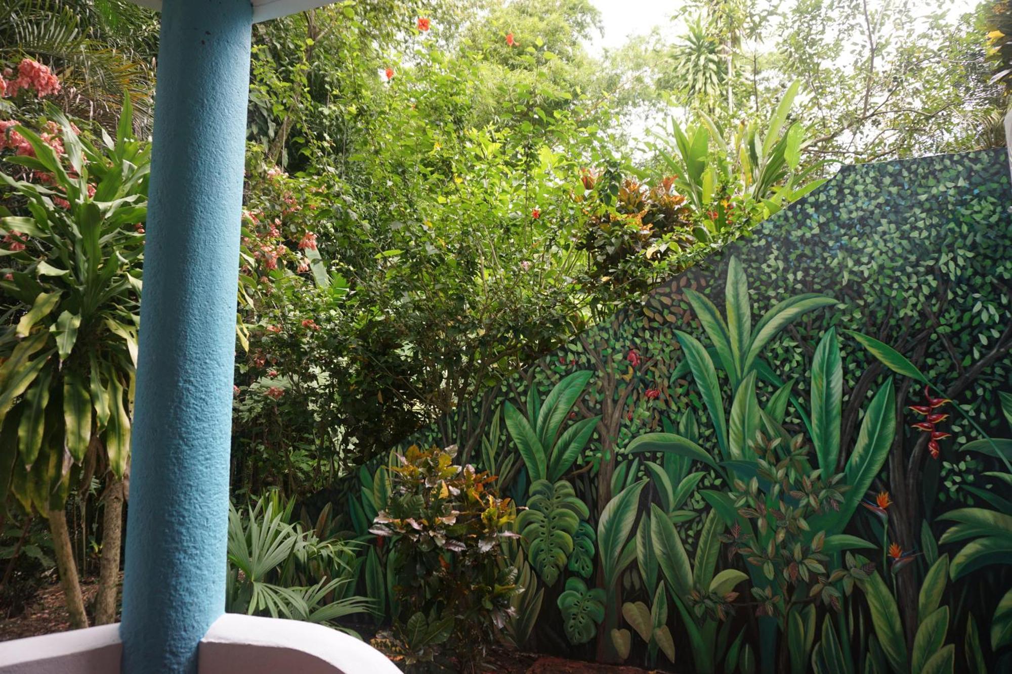 Hotel Planeta Sano Manuel Antonio Exterior foto