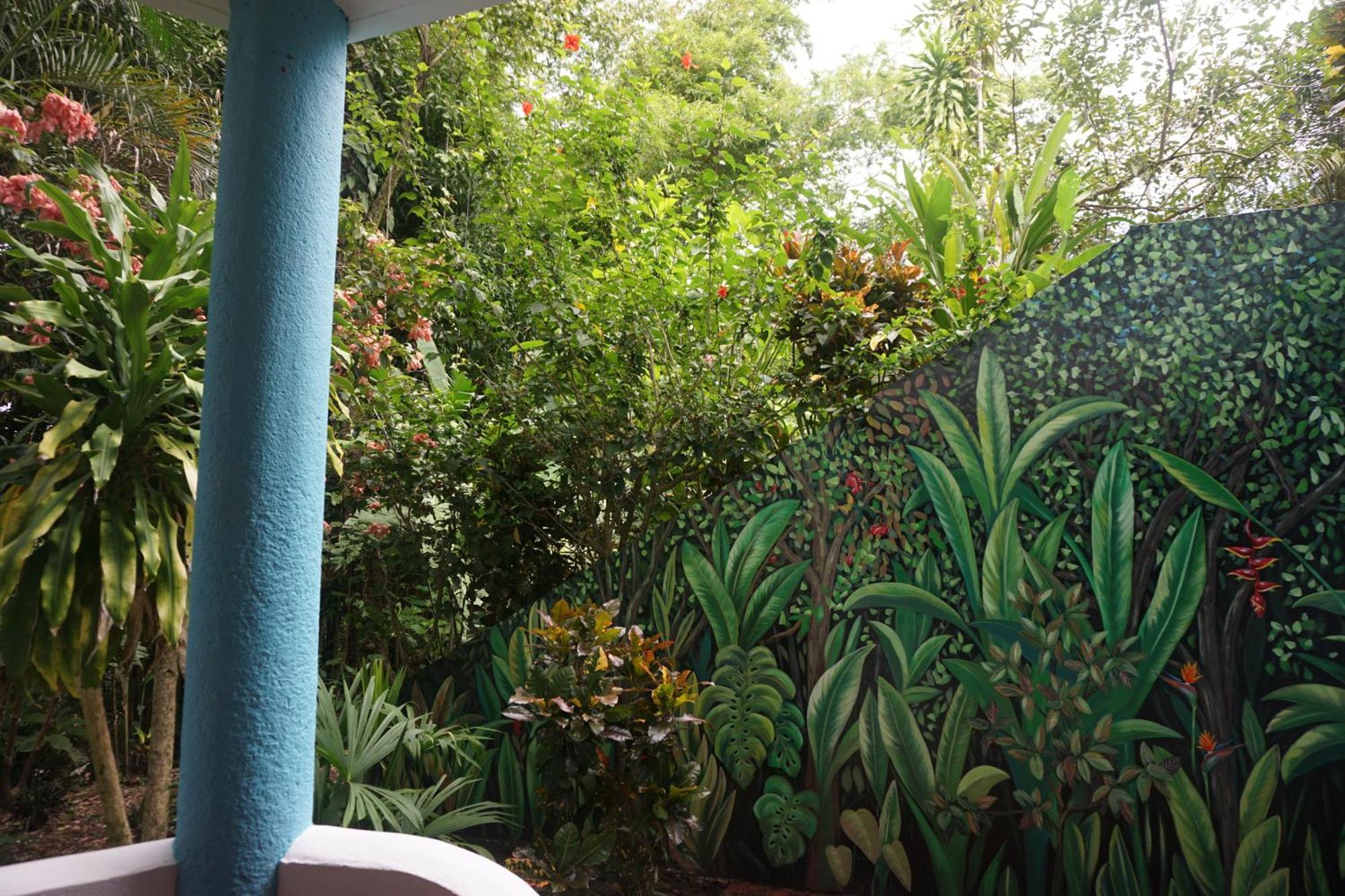 Hotel Planeta Sano Manuel Antonio Exterior foto