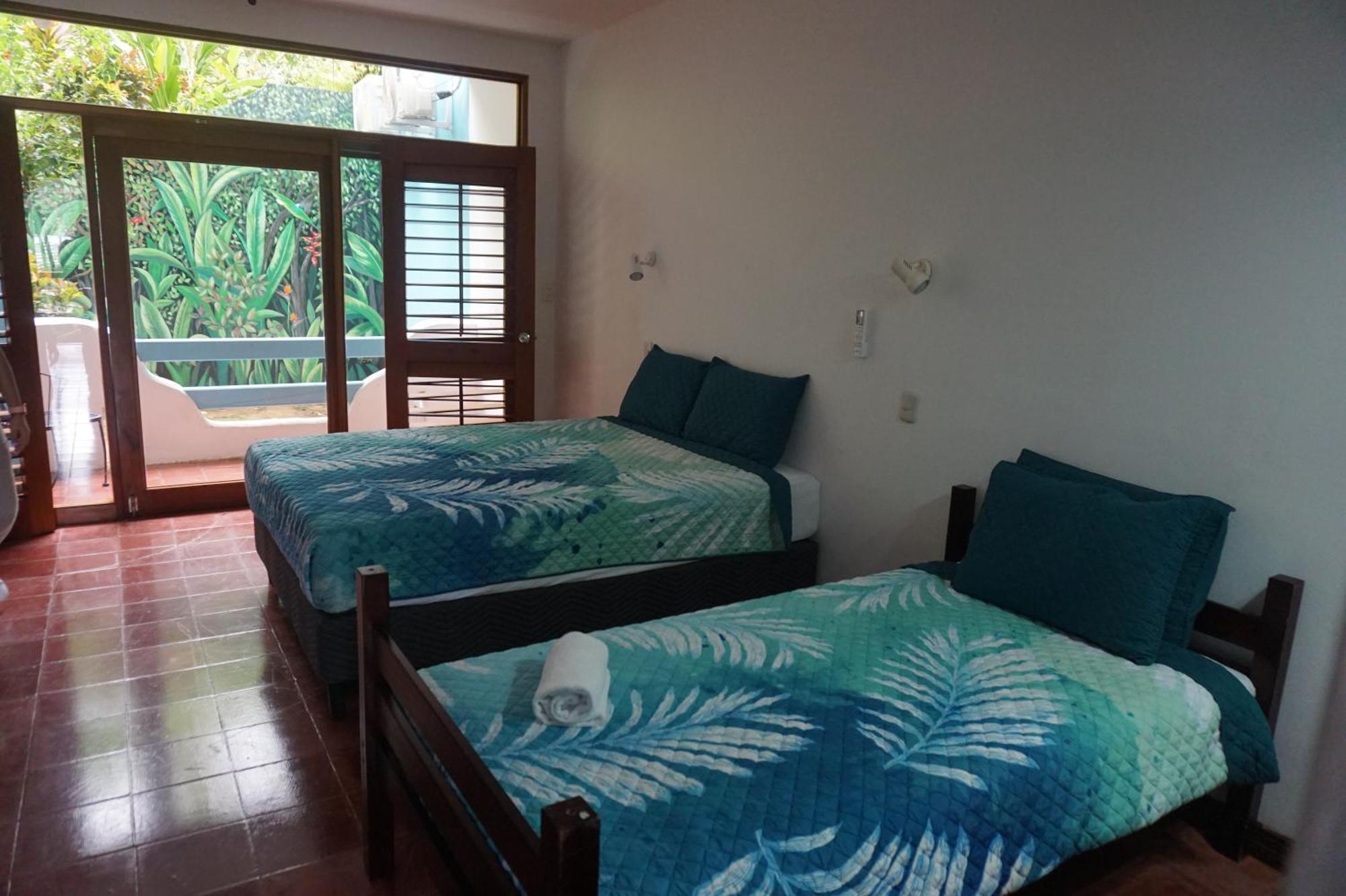 Hotel Planeta Sano Manuel Antonio Exterior foto