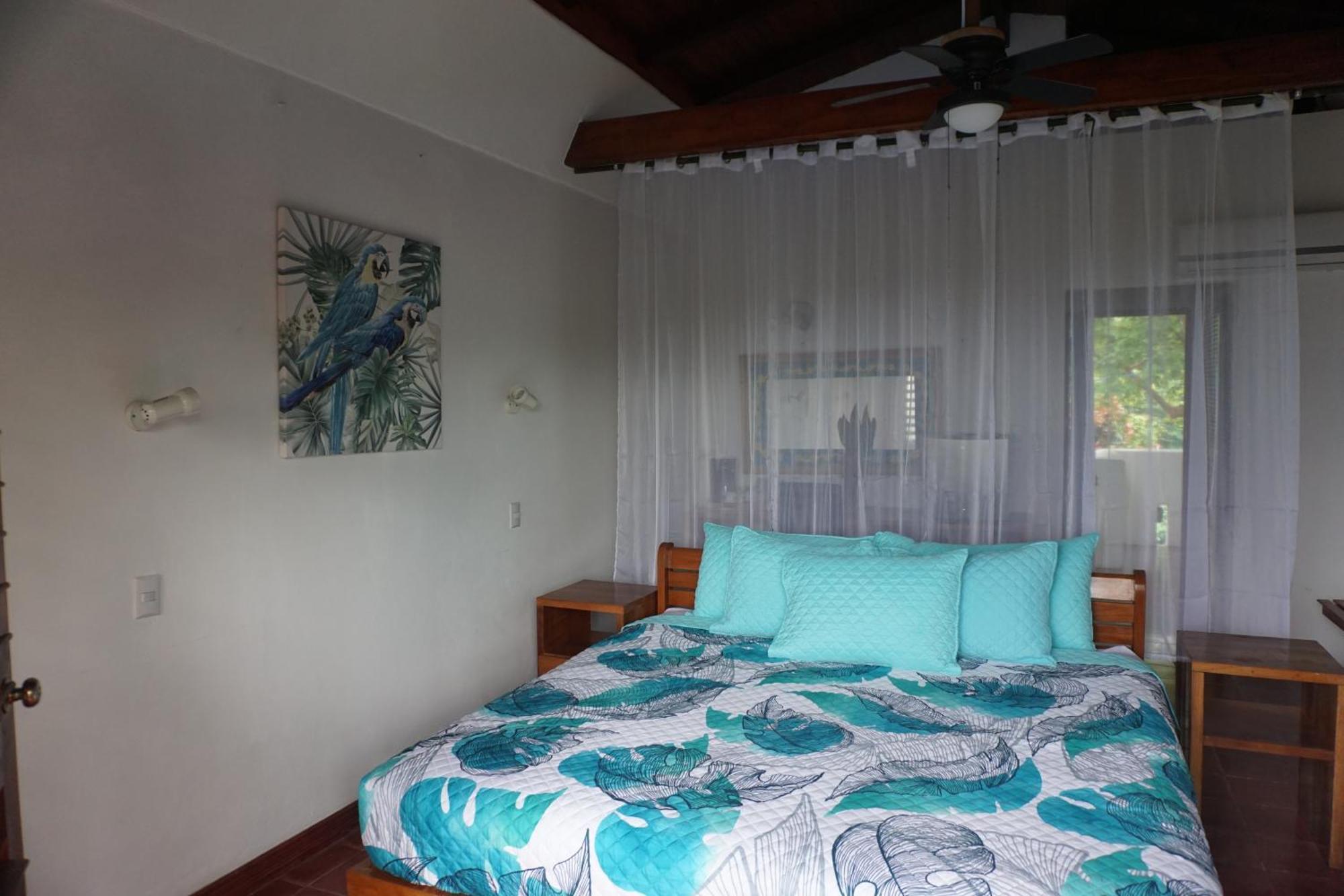 Hotel Planeta Sano Manuel Antonio Exterior foto