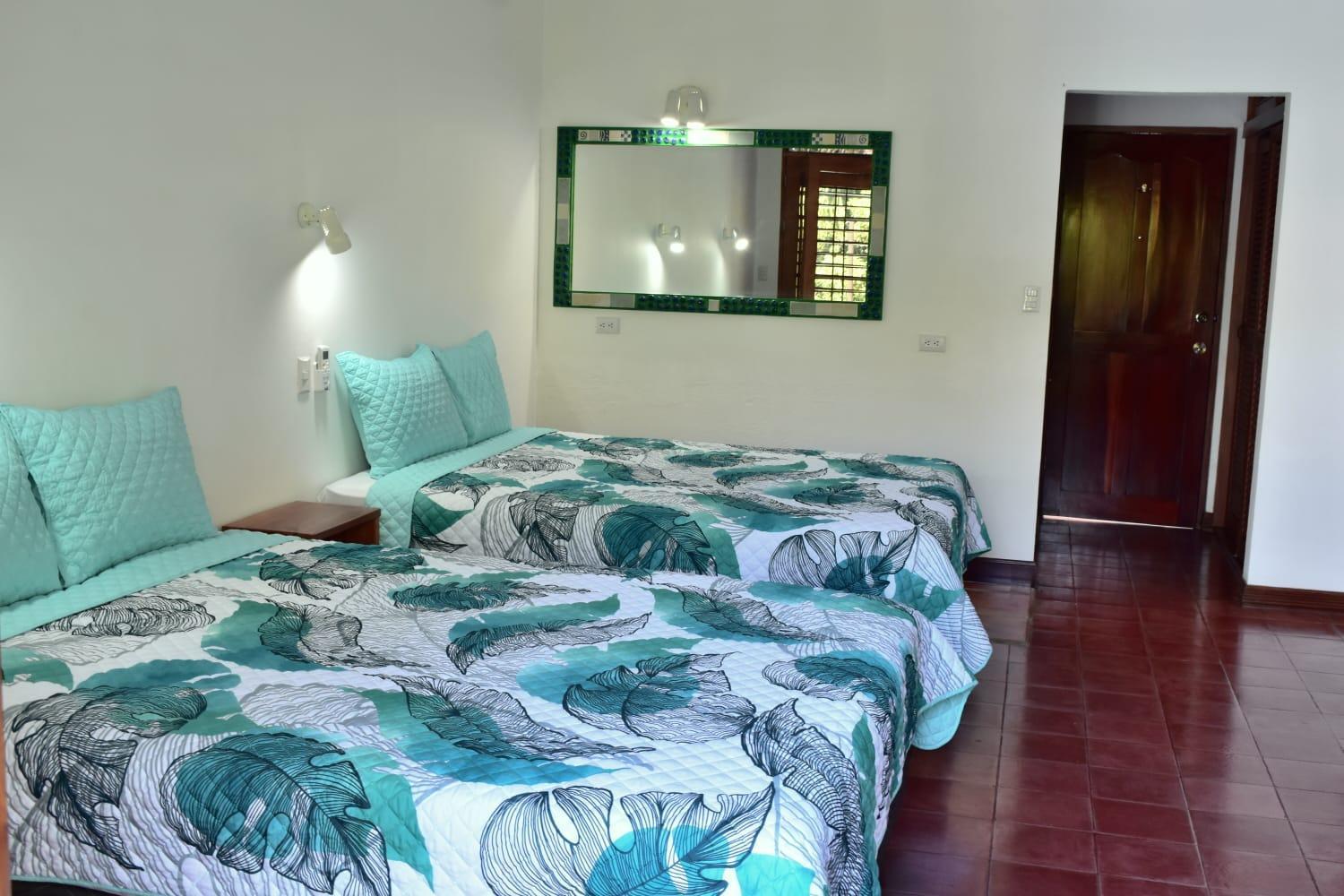 Hotel Planeta Sano Manuel Antonio Exterior foto