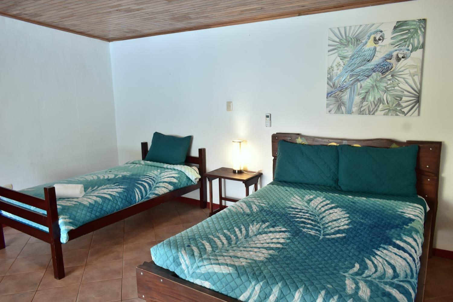 Hotel Planeta Sano Manuel Antonio Exterior foto